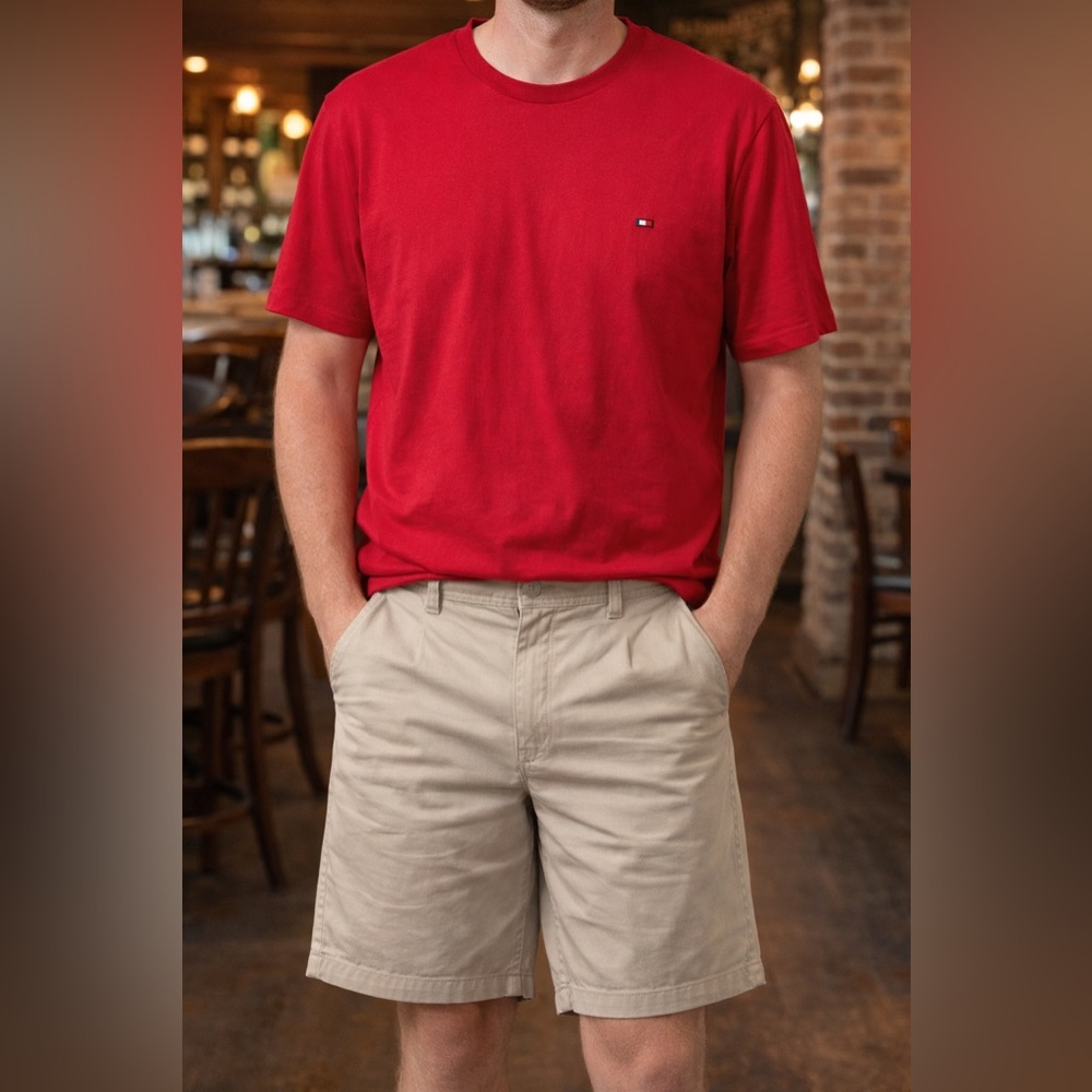 Tommy Hilfiger Men’s Red Flag Logo Tee Vintage Style Short Sleeve Shirt Large